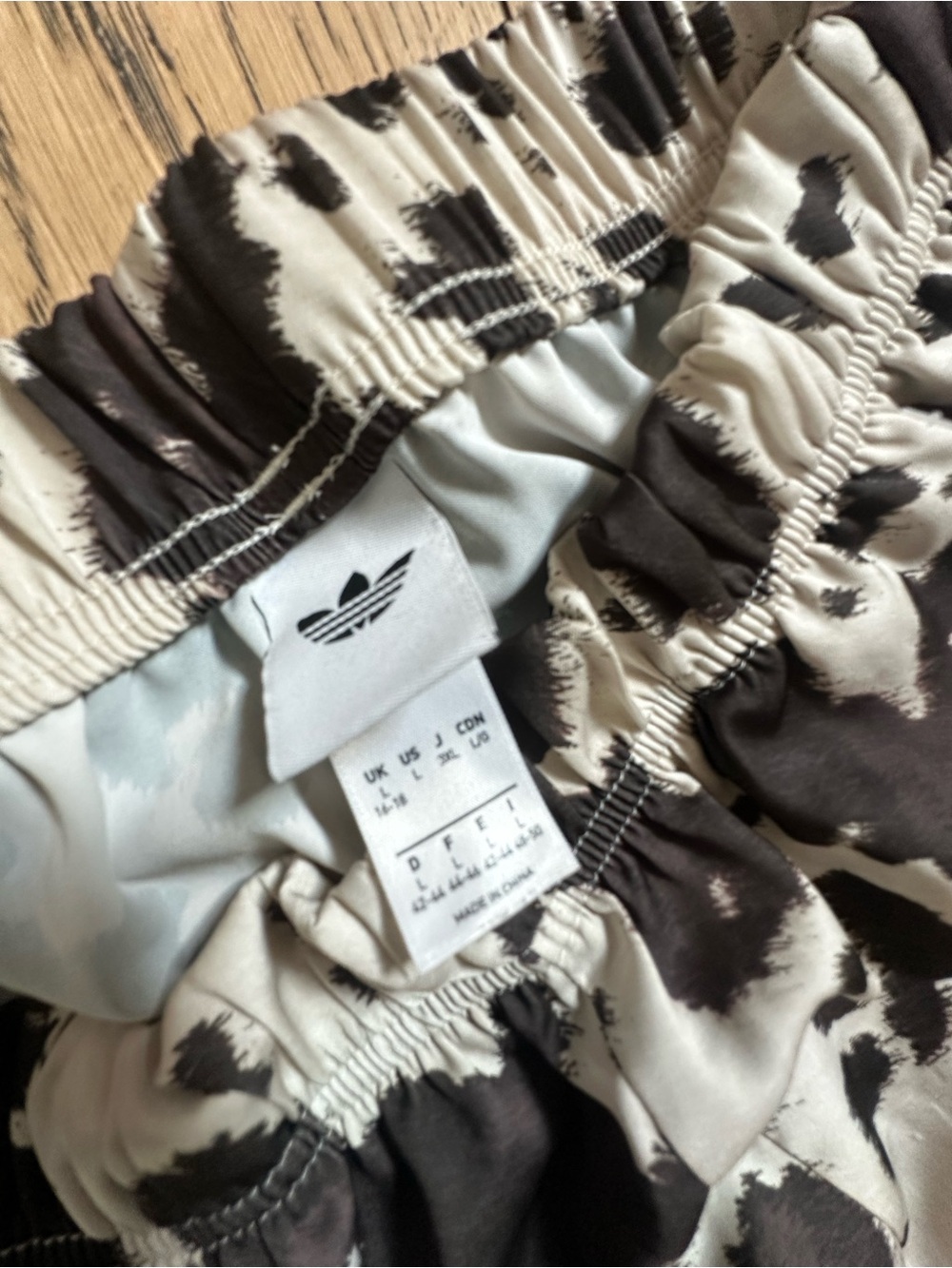 adidas Originals Women's Satin Track Pants Wide - Picture 3 of 4